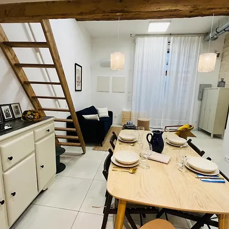 Le Chaptal • Beau T2 • Clim • Centre Gare St Roch *