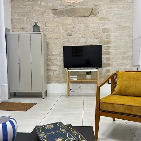 Le Chaptal • Beau T2 • Clim • Centre Gare St Roch *